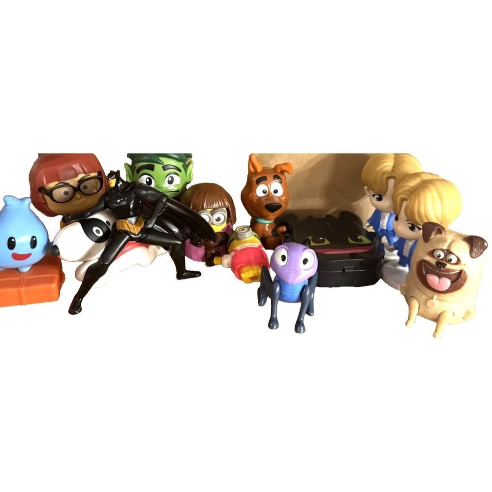 13 Lot of McDonald's Figures Batman Snoopy Minions Toothless Scooby Mario Bugs